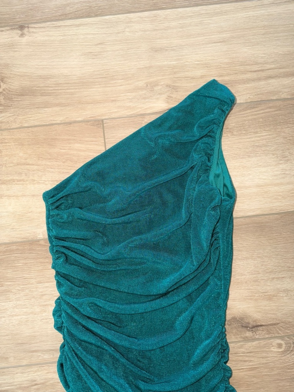 Lucy in the Sky Faye ruched one-shoulder velvet mini dress emerald ruched xsmall - Picture 2 of 6